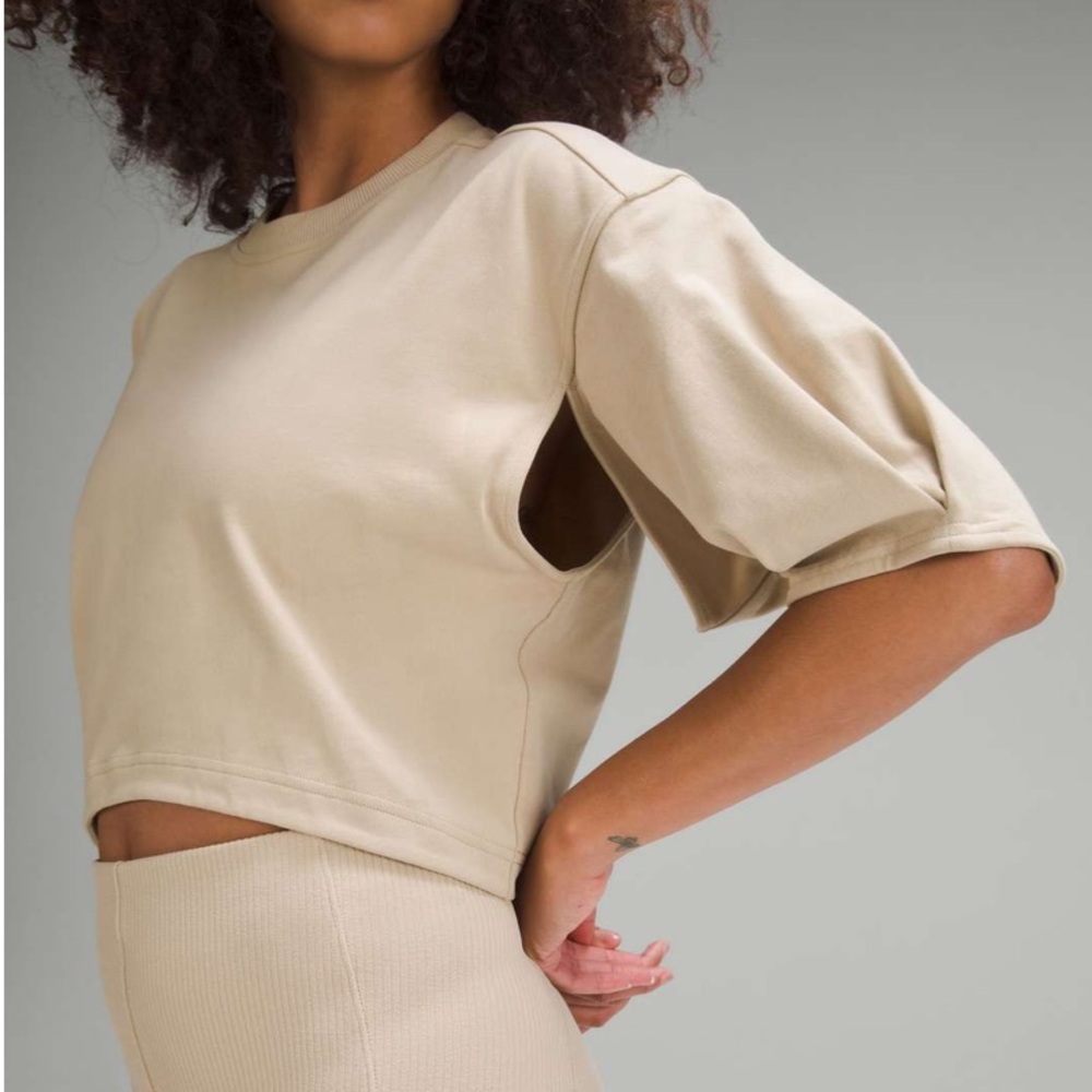 NWT Lululemon Heavyweight Tan Trench Cut Out T Shirt Crop Top L - Picture 2 of 11